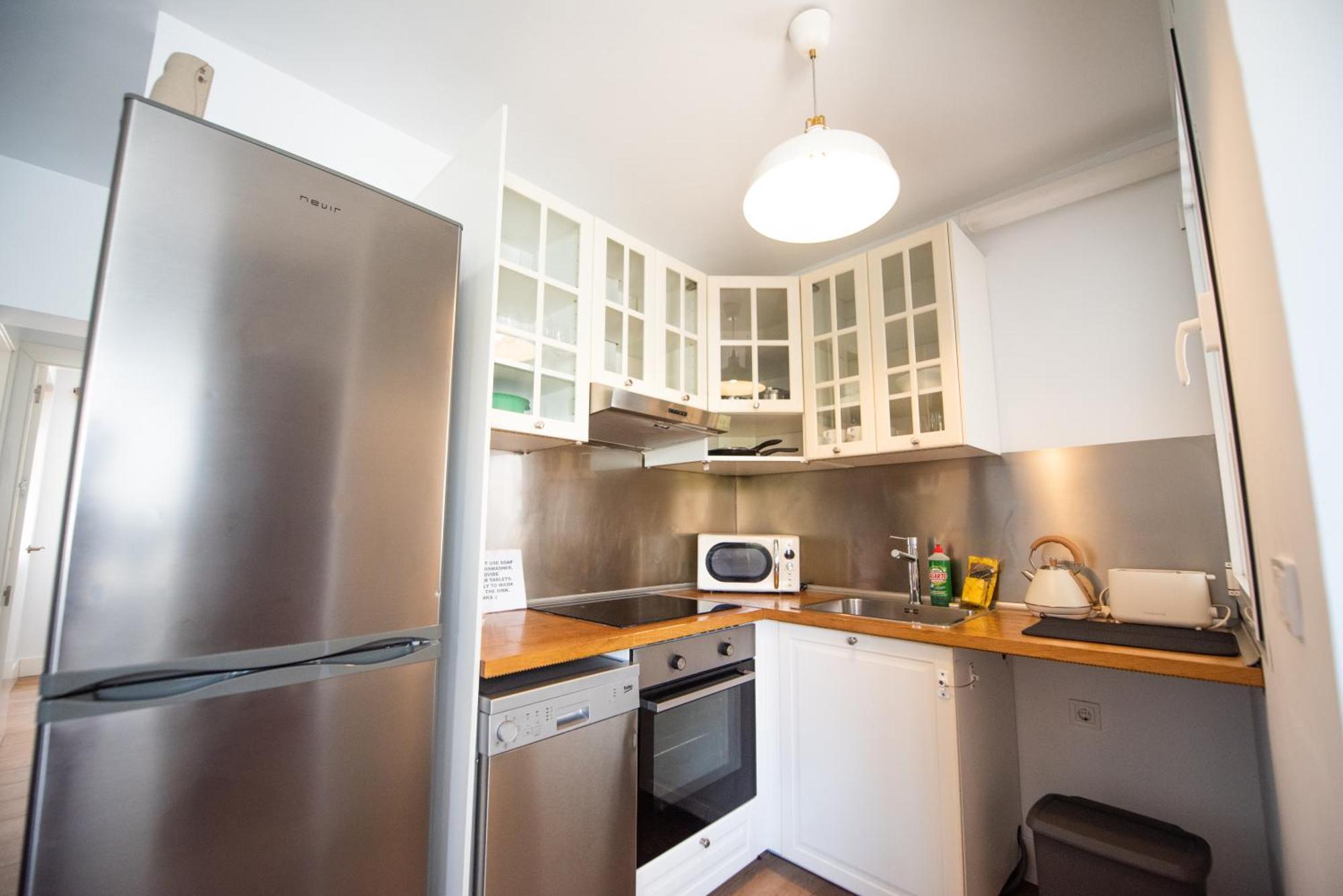 Апартаменти Apartamento Centrico La Merced 2 - Free Parking & Free Gym Малага Екстер'єр фото