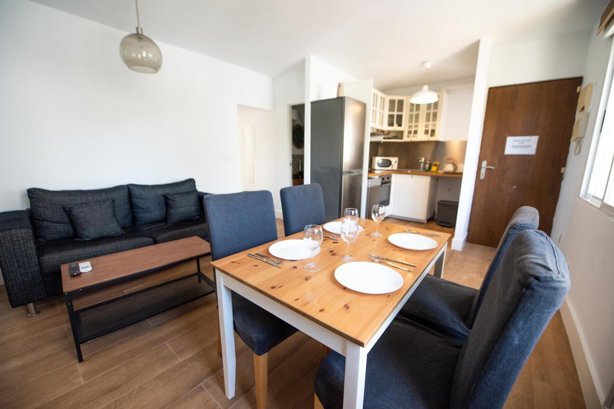 Апартаменти Apartamento Centrico La Merced 2 - Free Parking & Free Gym Малага Екстер'єр фото